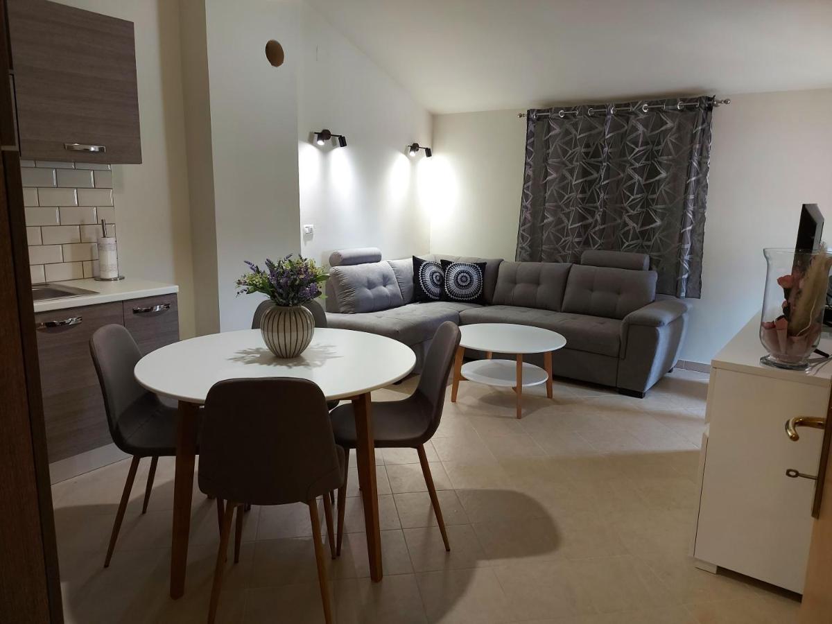 Apartment Marta Баньоле Екстер'єр фото